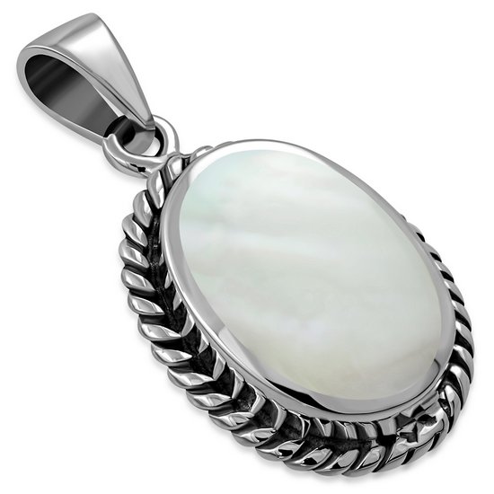 Mother of Pearl Oval Silver Pendant, p538